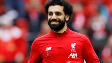 محمد صلاح يهدي أهل قريته مركز إسعاف